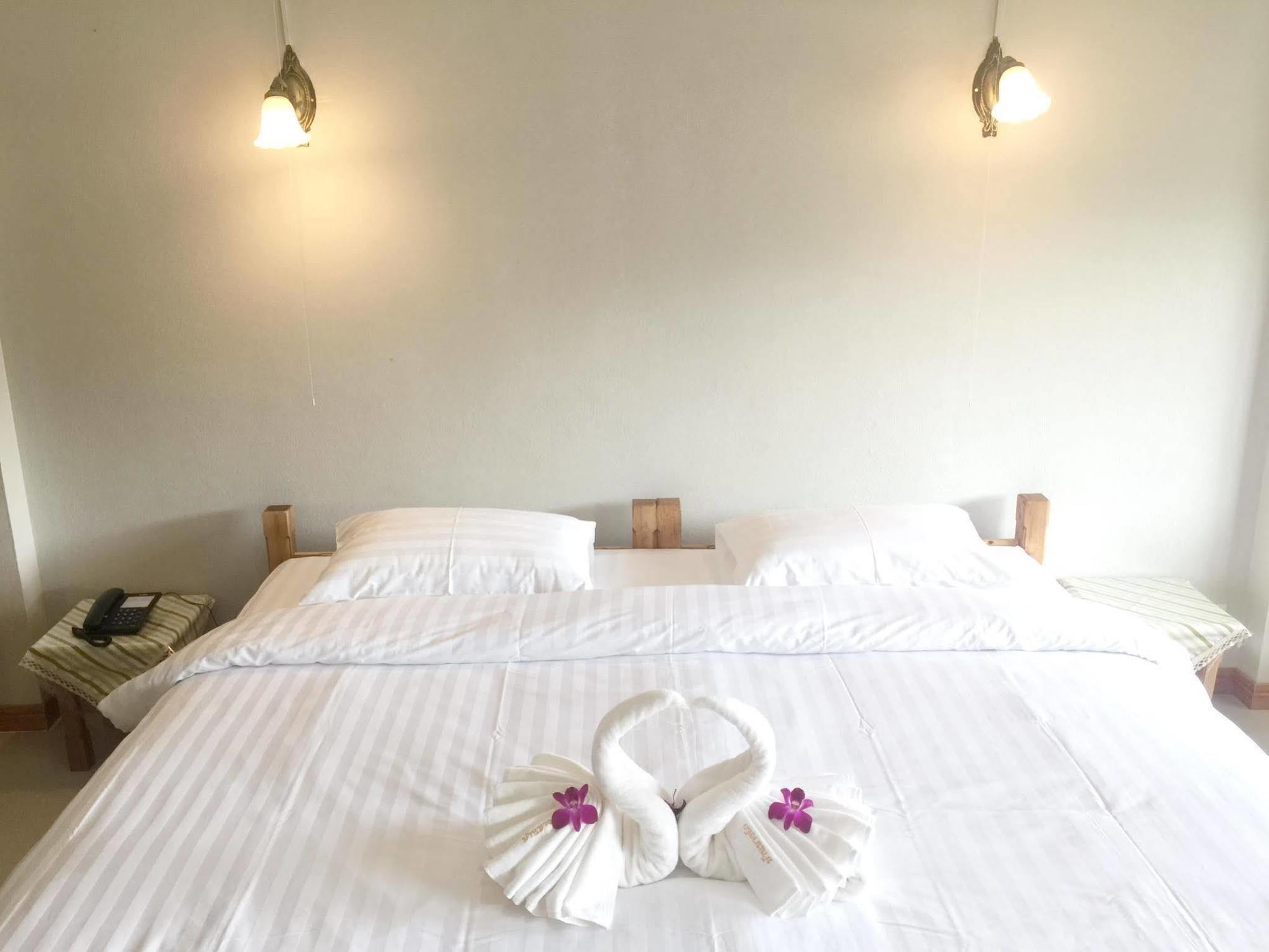 Baan Bangrak Residence Trang Eksteriør bilde