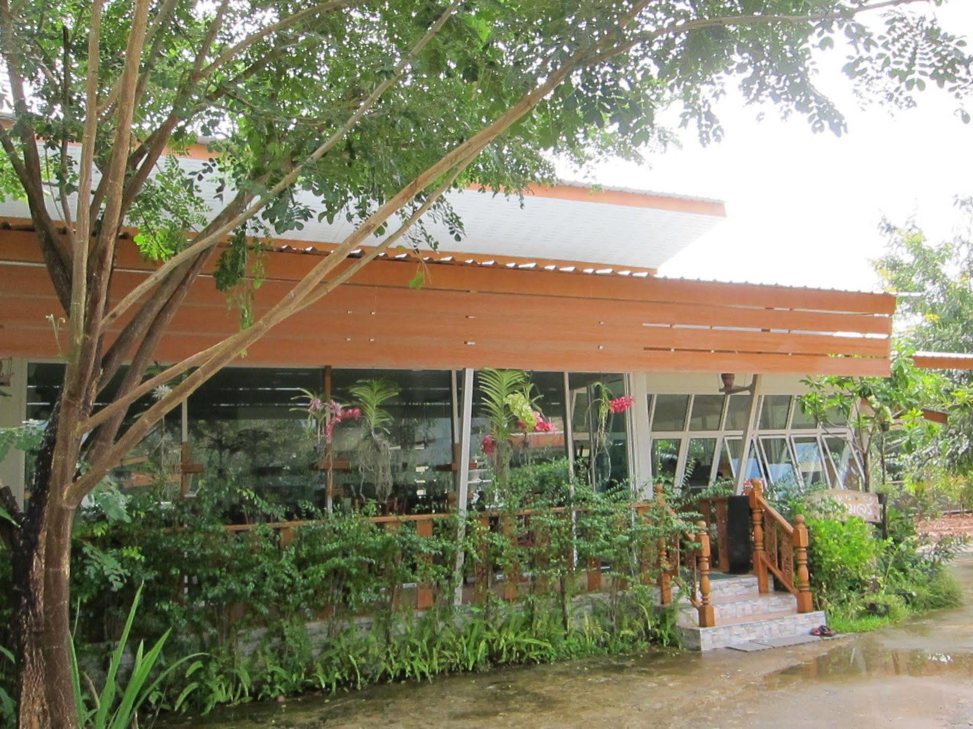 Baan Bangrak Residence Trang Eksteriør bilde