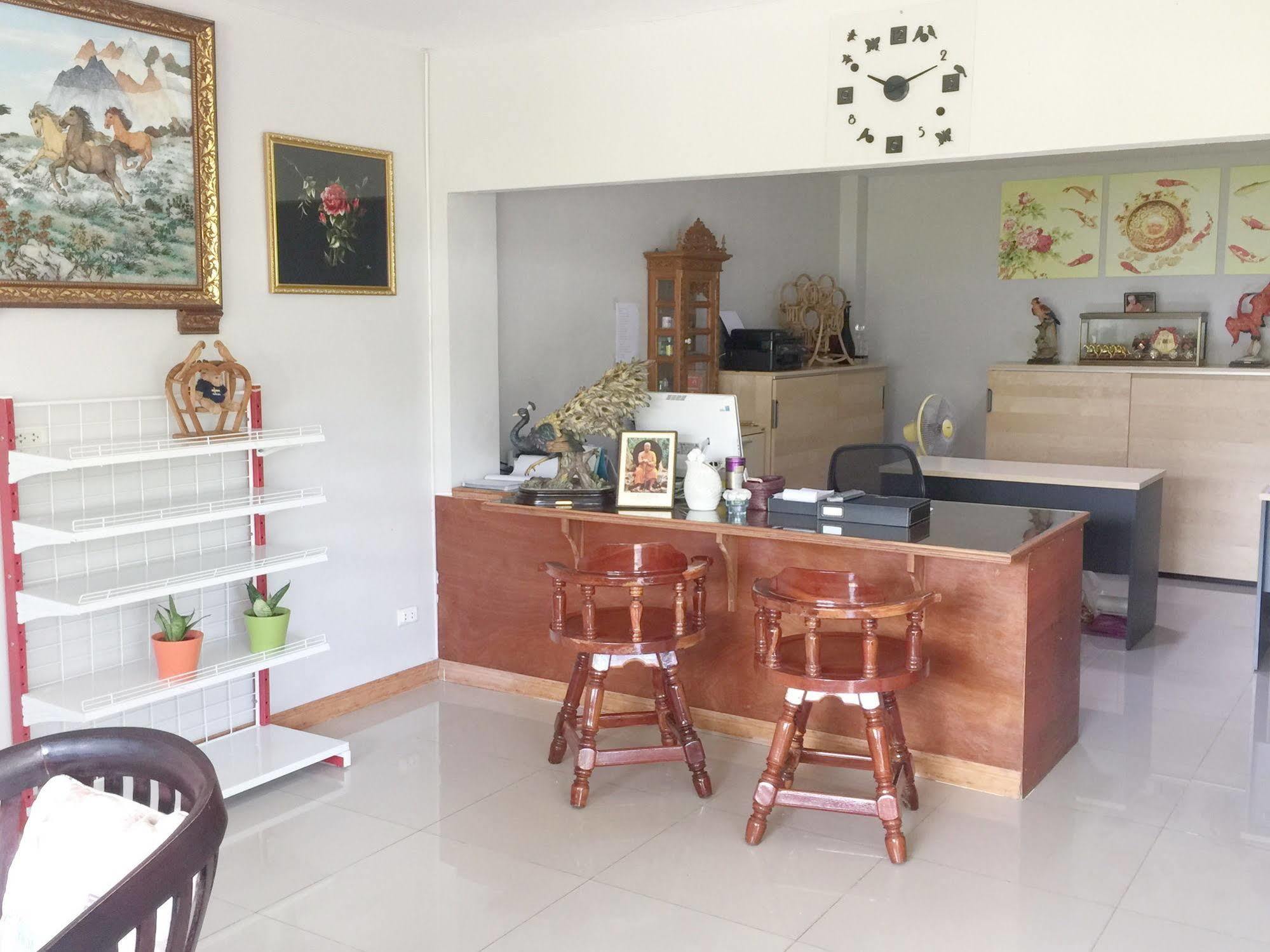 Baan Bangrak Residence Trang Eksteriør bilde