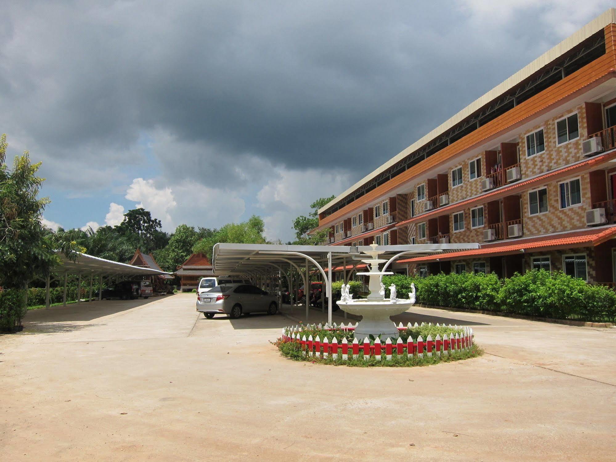 Baan Bangrak Residence Trang Eksteriør bilde